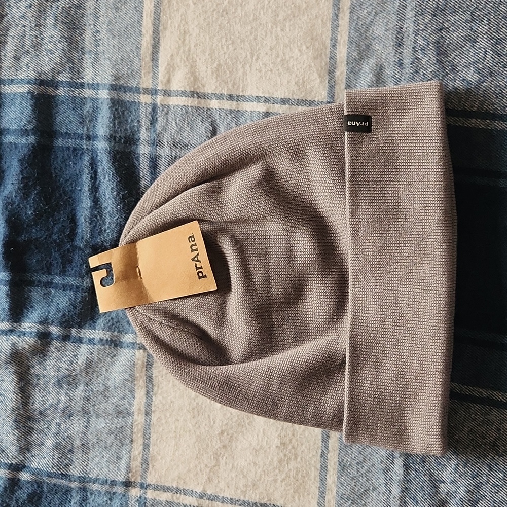 NWT prana flip it beanie